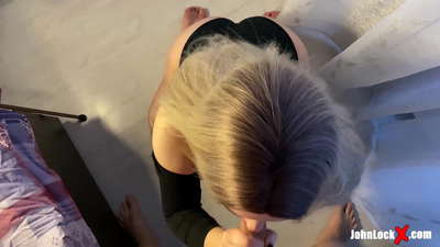 Redhead nyusu kontol jeung fucking up, lalaki cum on dirina burit